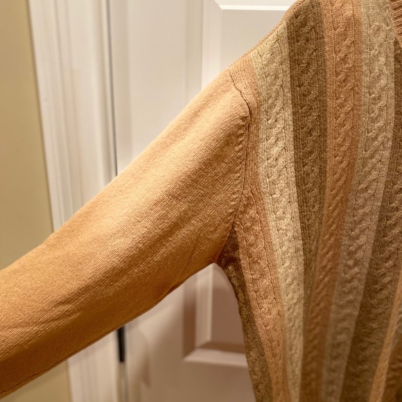 Vintage J. Crew sweater. Size L - Picture 2 of 5